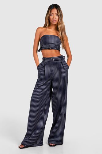 Womens Pinstripe Double Buckle Wide Leg Trouser - - 14 - boohoo - Modalova