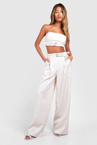 Womens Pinstripe Double Buckle Wide Leg Trouser - - 12 - boohoo - Modalova