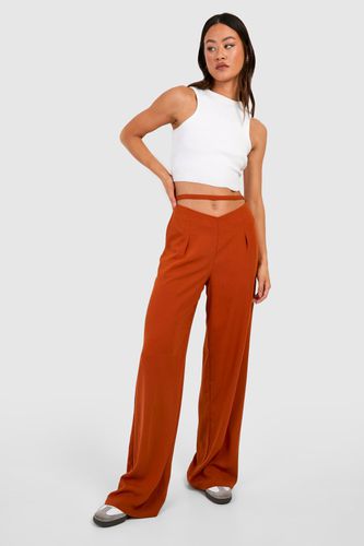 Womens Tall Hammered Woven Pleated Wide Leg Trousers - - 16 - boohoo - Modalova