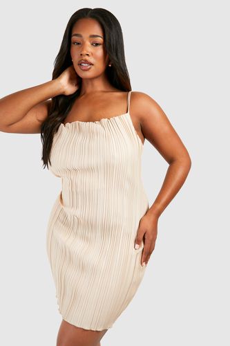 Womens Plus Plisse Cowl Neck Cami Dress - - 18 - boohoo - Modalova