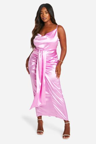 Womens Plus Premium Satin Cowl Ruched Drape Detail Cami Maxi Dress - - 20 - boohoo - Modalova