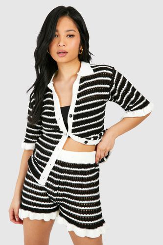 Womens Petite Knitted Stripe Ruffle Shorts - - L - boohoo - Modalova