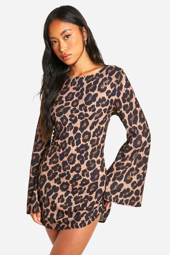 Womens Leopard Low Back Flare Sleeve Dress - - 14 - boohoo - Modalova
