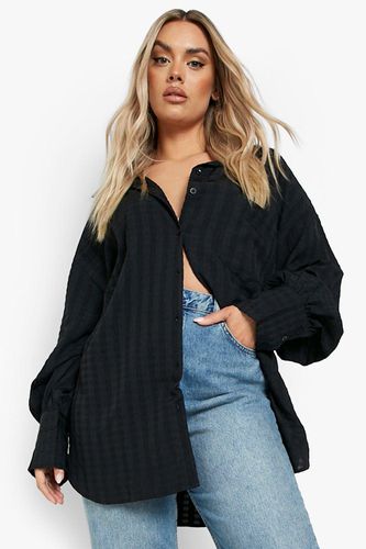 Womens Plus Textured Woven Oversized Shirt - - 20 - boohoo - Modalova