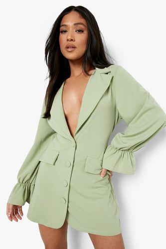 Womens Petite Flare Cuff Pocket Detail Blazer Dress - - 10 - boohoo - Modalova