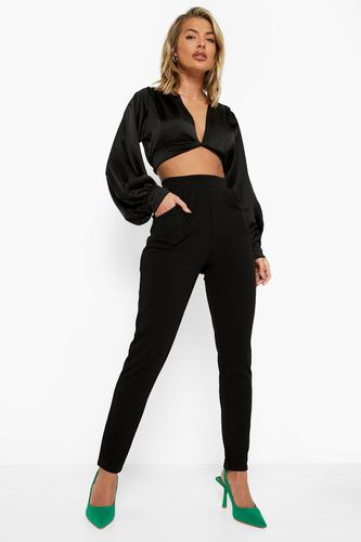 Womens High Waisted Pleat Front Tapered Work Trousers - - 12 - boohoo - Modalova