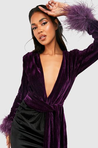 Womens Feather Cuff Textured Velvet Bodysuit - - 12 - boohoo - Modalova