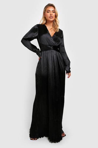 Womens Premium Plisse Twist Detail Maxi Dress - - 8 - boohoo - Modalova