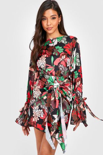 Womens Floral Print Tie Cuff Wrap Skater Dress - - 8 - boohoo - Modalova