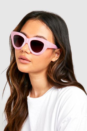 Womens Retro Oversized Cat Eye Sunglasses - One Size - boohoo - Modalova