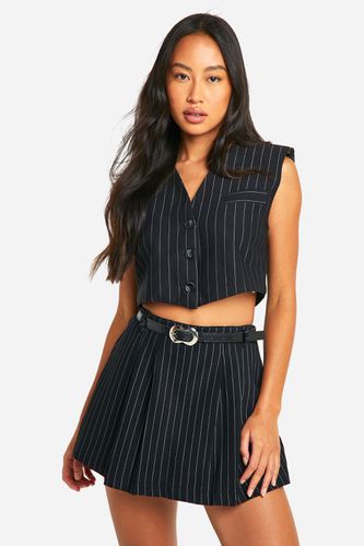 Womens Woven Belted Pinstripe Tailored Shorts - - M - boohoo - Modalova