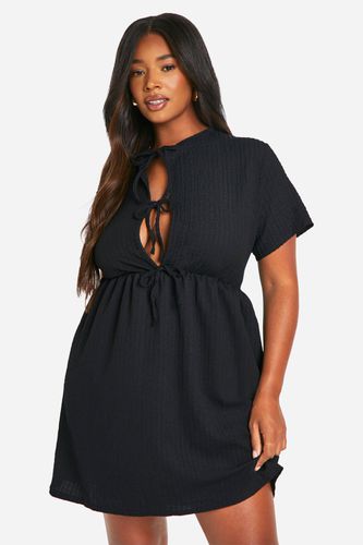 Womens Plus Textured Tie Front Smock Dress - - 18 - boohoo - Modalova