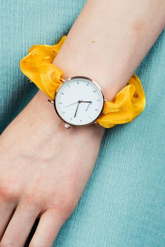 Musturd Handmade Colour Women Elastic Strap Bracelet Wristwatch - - One Size - The Colourful Aura - Modalova