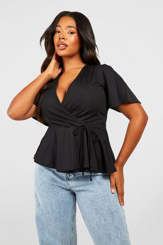 Womens Plus Rib Wrap Cap Sleeve Peplum Top - - 18 - boohoo - Modalova