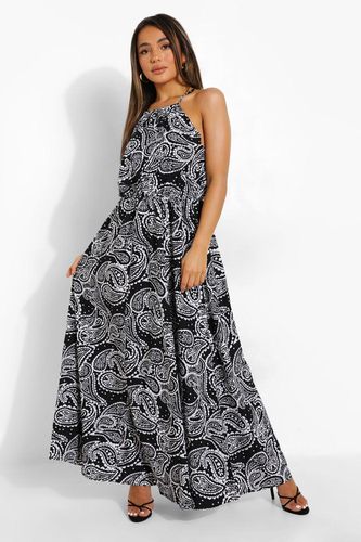 Womens Petite Paisley Print Halter Maxi Dress - - 10 - boohoo - Modalova