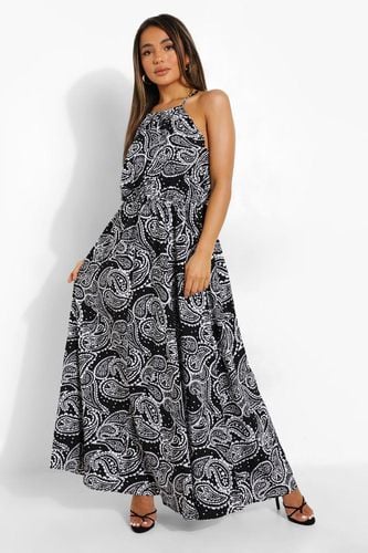 Womens Petite Paisley Print Halter Maxi Dress - - 8 - boohoo - Modalova