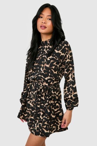 Womens Petite Leopard Print Belted Skater Dress - - 10 - boohoo - Modalova
