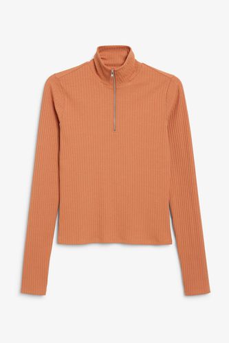 Gerippter Rollkragenpullover Mit Reißverschluss - Orange - Monki - Modalova