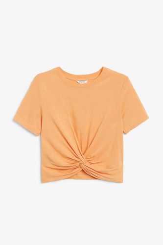 Vorne Verdrehtes T-Shirt - Orange - Monki - Modalova