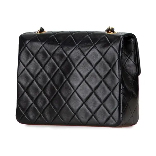 Pre-owned Classic Quilted Flap Bag - Chanel Vintage - Modalova