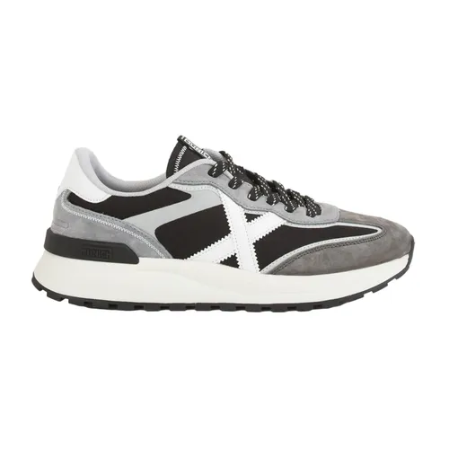 Shoes > Sneakers - - Munich - Modalova
