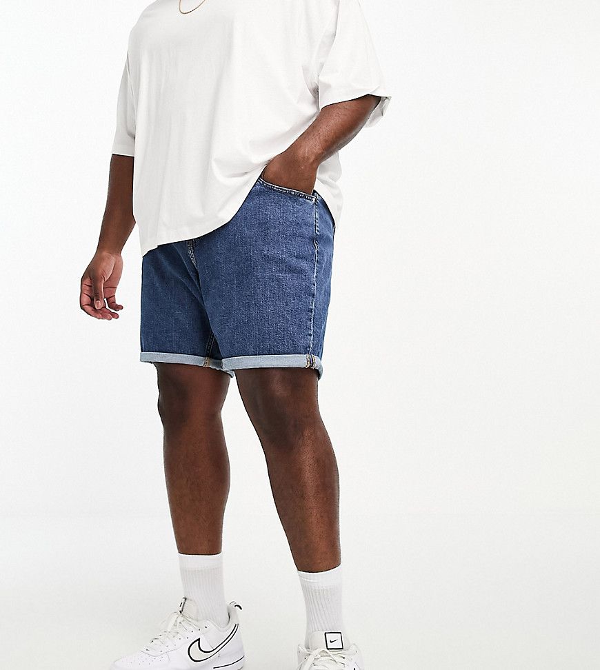 Big & Tall - Pantaloncini di jeans regular fit lavaggio scuro - Calvin Klein Jeans - Modalova