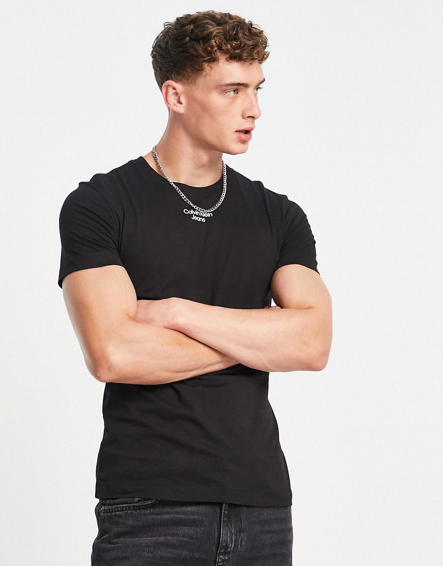 T-shirt nera con logo combinato - Calvin Klein Jeans - Modalova