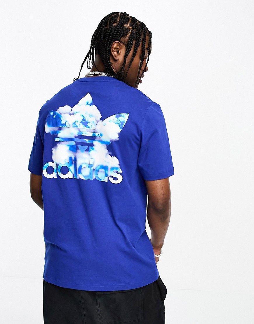 T-shirt con trifoglio con stampa di nuvole - adidas Originals - Modalova