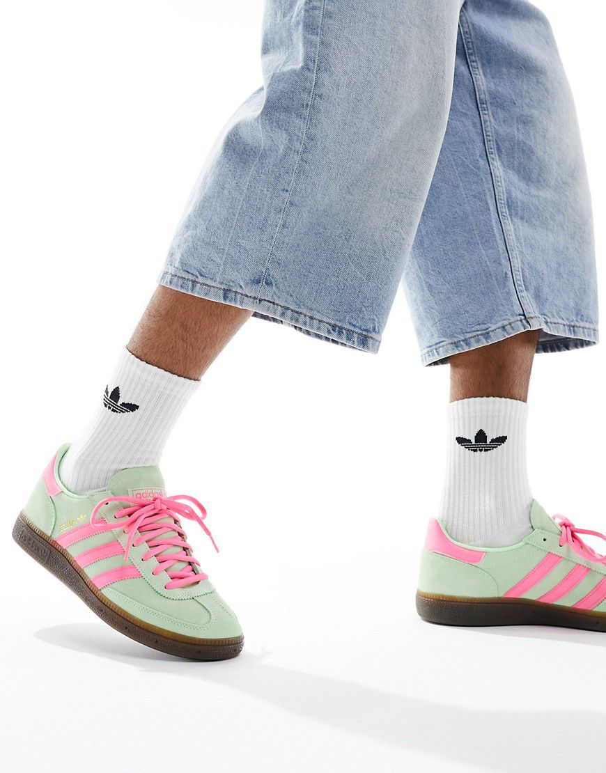 Handball Spezial - Sneakers verdi e rosa - adidas Originals - Modalova