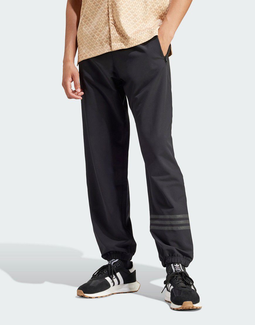 Street Neuclassic - Pantaloni della tuta neri - adidas Originals - Modalova