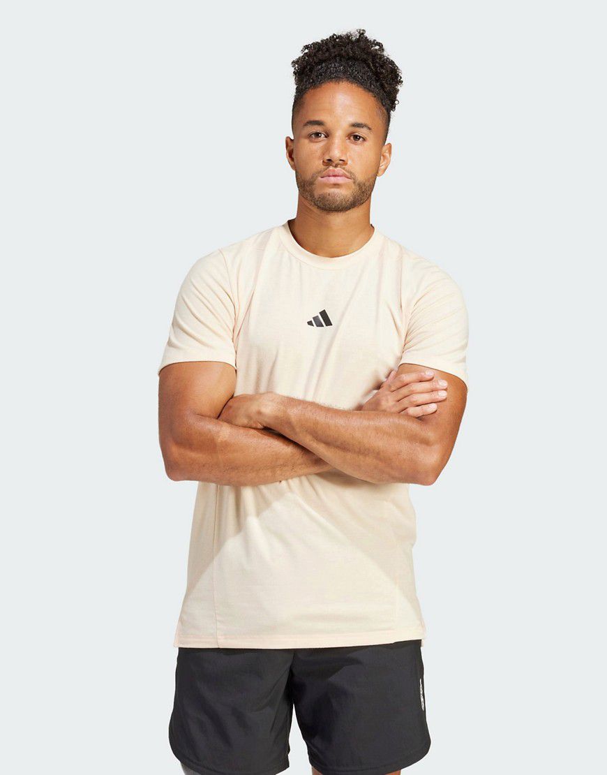 Adidas Training - T-shirt beige da allenamento - adidas performance - Modalova