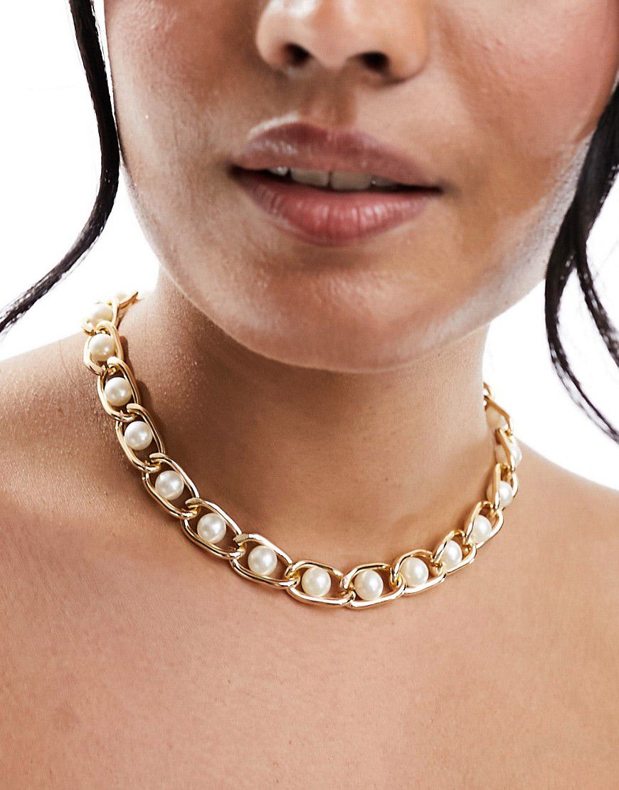 Collana dorata con design con perle sintetiche sospese - ASOS DESIGN - Modalova