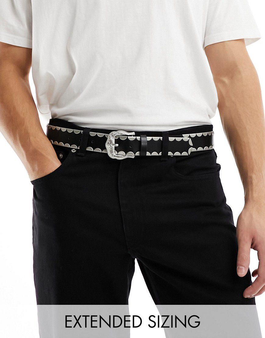 Cintura in pelle sintetica nera con fibbia e dettagli in metallo stile western - ASOS DESIGN - Modalova