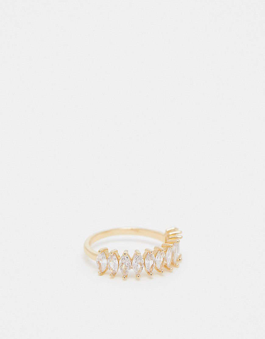 Anello dorato con zirconia cubica design baguette - ASOS DESIGN - Modalova