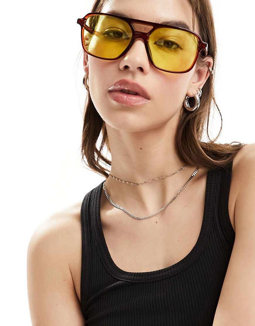 Occhiali fashion stile aviatore con montatura sottile e lenti gialle - ASOS DESIGN - Modalova