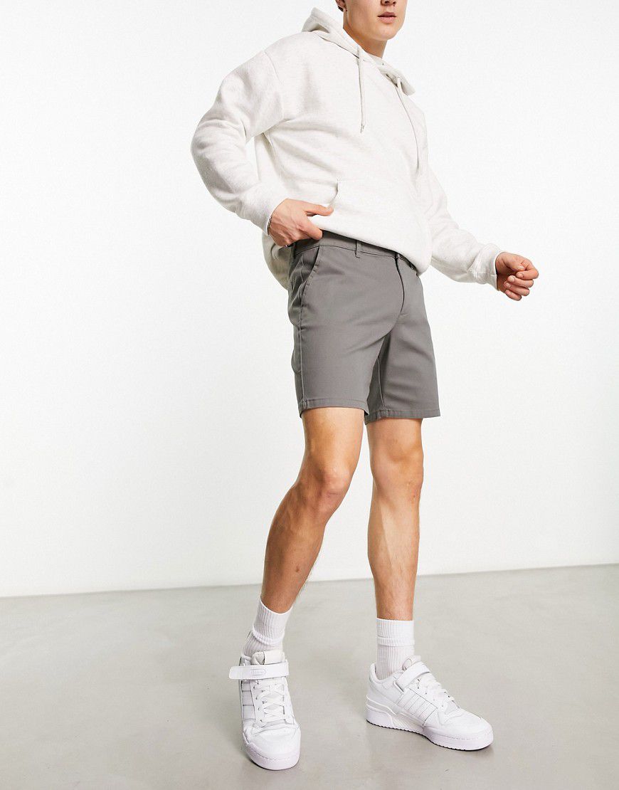 Pantaloncini chino slim antracite lunghezza media - ASOS DESIGN - Modalova