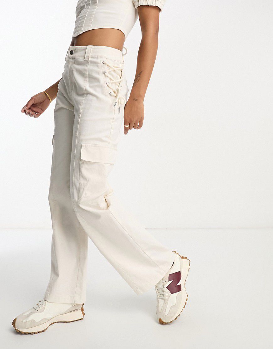 Pantaloni slim cargo con laccetti beige in coordinato - ASOS DESIGN - Modalova