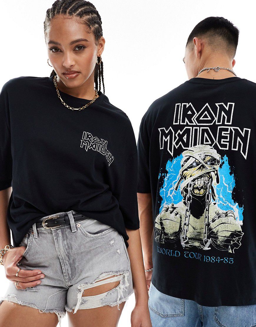 T-shirt oversize unisex nera con stampe del gruppo Iron Maiden su licenza - ASOS DESIGN - Modalova