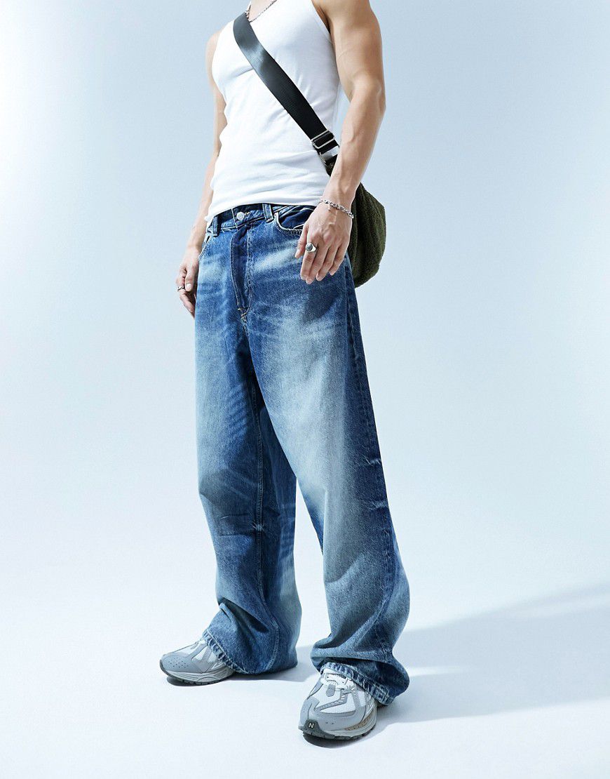 Jeans super larghi slavati - Bershka - Modalova