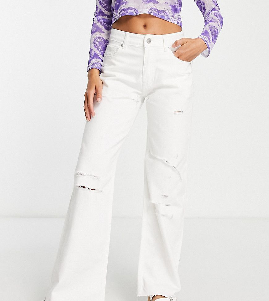 DTT Petite - Jeans dritti bianchi con strappi sulle ginocchia e fondo grezzo - Don't Think Twice - Modalova