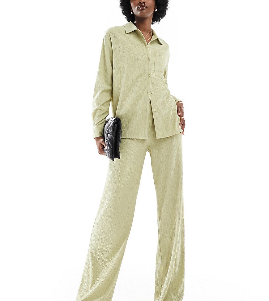 Esclusiva - Pantaloni plissé a fondo ampio color oliva in coordinato - 4th & Reckless Tall - Modalova