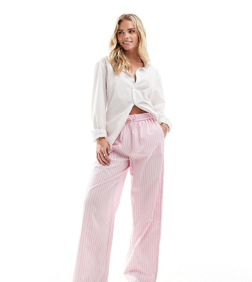 Pantaloni con fondo ampio rosa e rosso a righe - Only Petite - Modalova