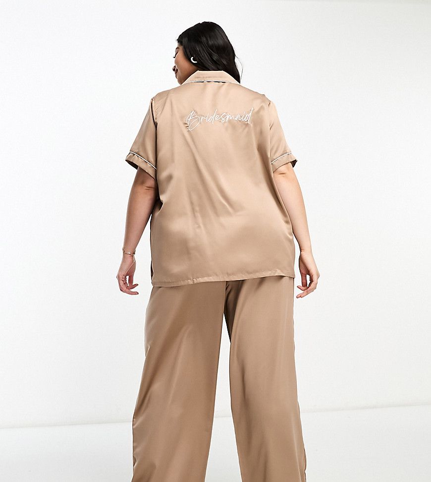 Curve - Pigiama da damigella con camicia a maniche corte con rever e pantaloni color talpa - Loungeable - Modalova