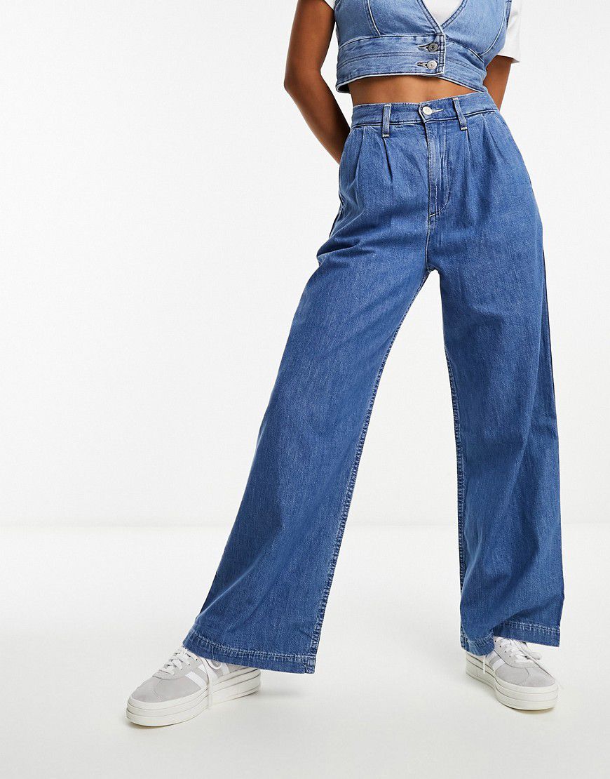 Pantaloni a fondo ampio a pieghe color blu medio - Levi's - Modalova