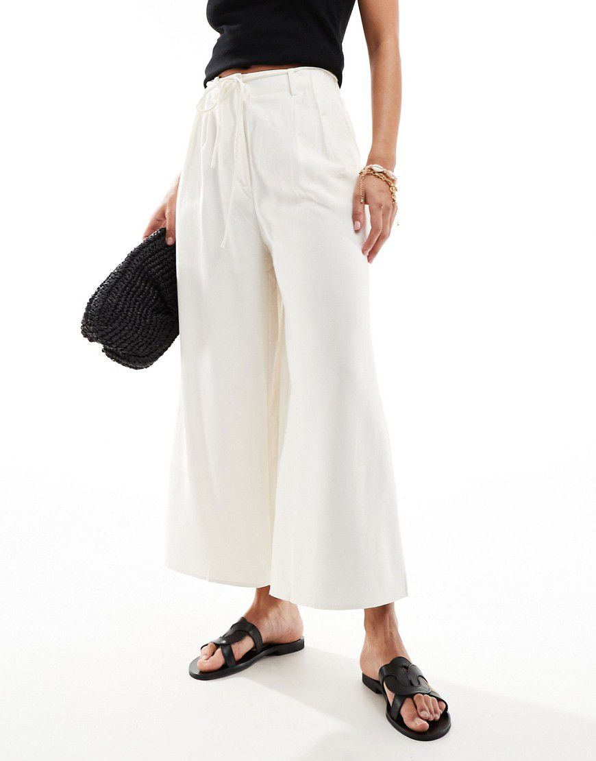 Pantaloni dritti bianchi in lino con cintura - Mango - Modalova