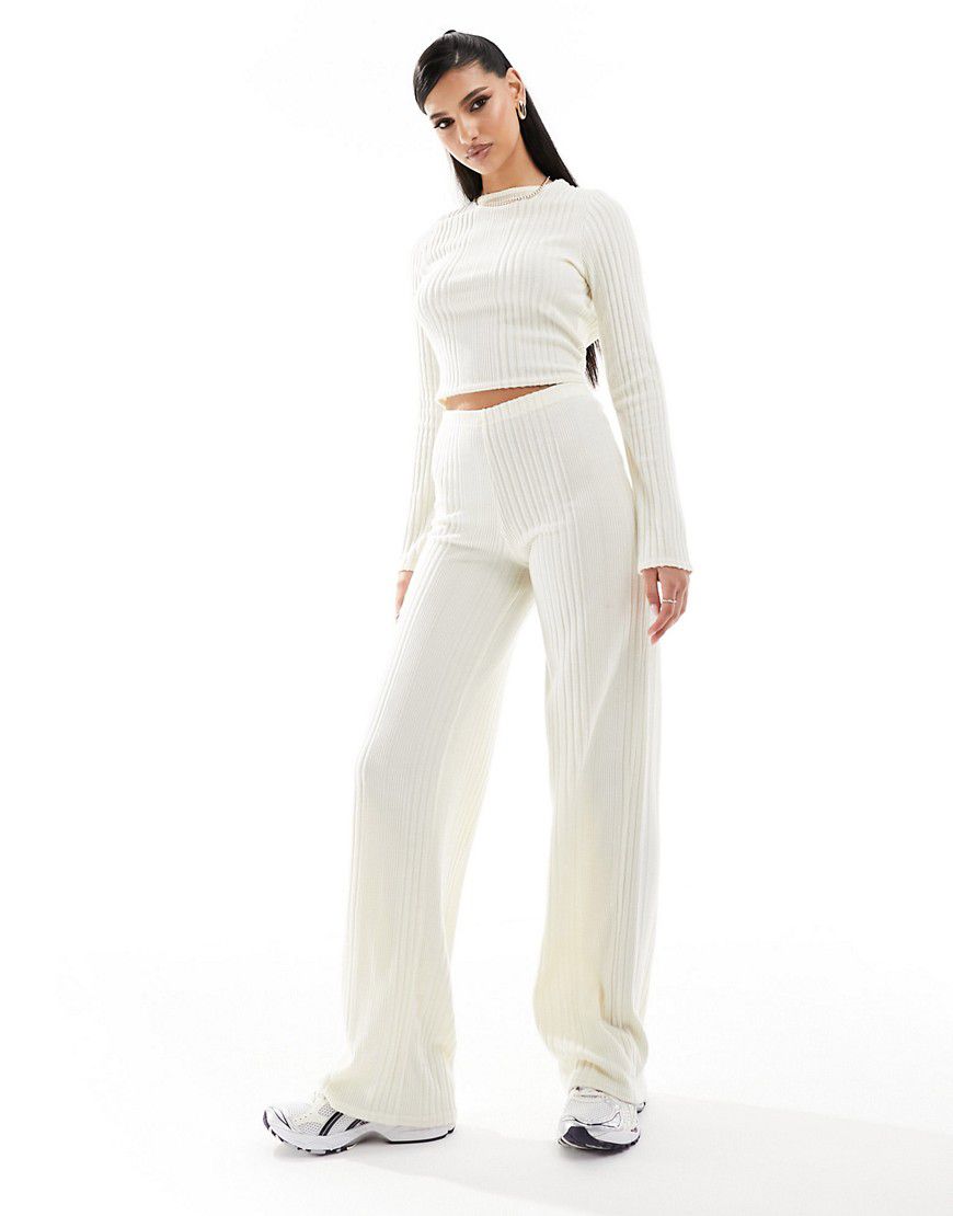 Missy Empire - Pantaloni a fondo ampio color crema a coste in coordinato - Missyempire - Modalova