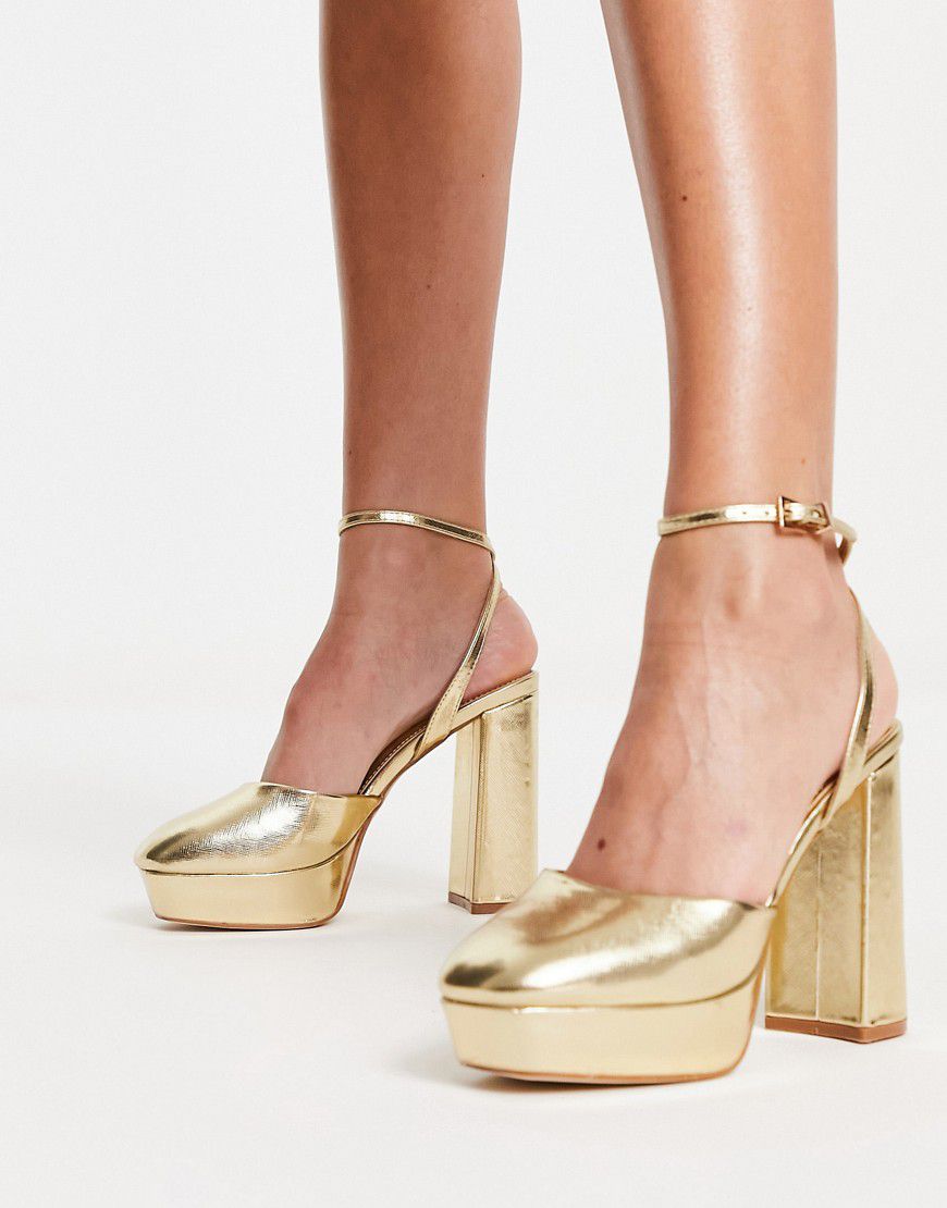 Scarpe con tacco largo e punta chiusa color oro - Miss Selfridge - Modalova