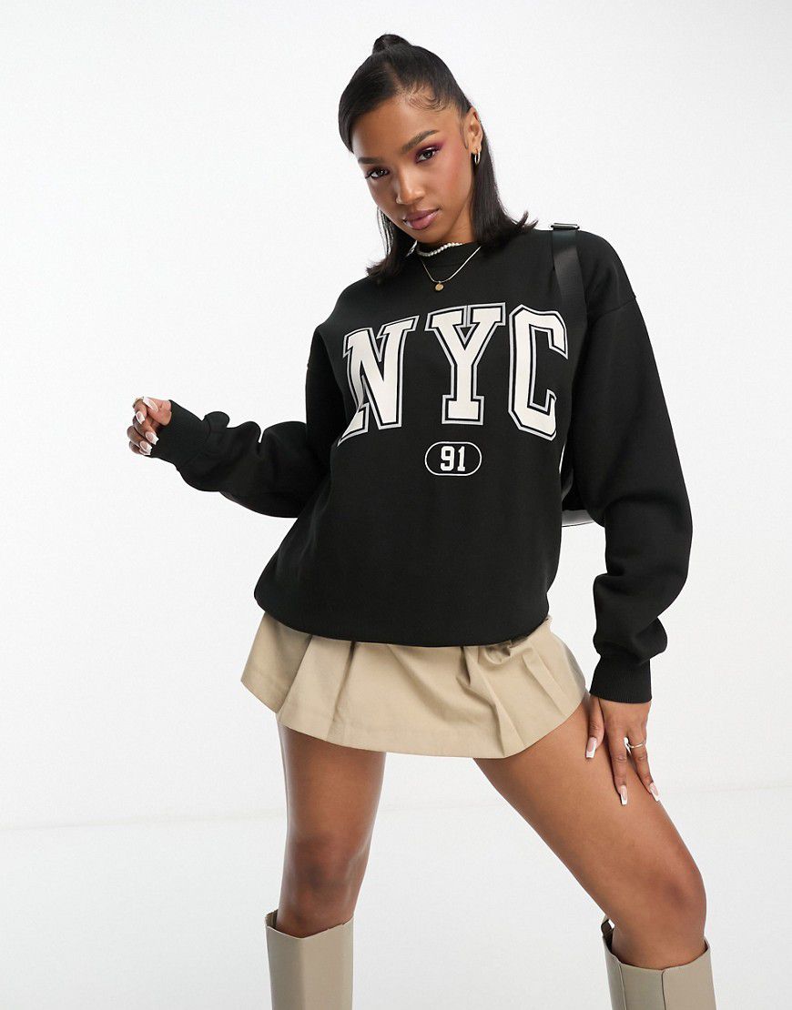 Felpa oversize nera stile college con logo "NYC" - Pull & Bear - Modalova