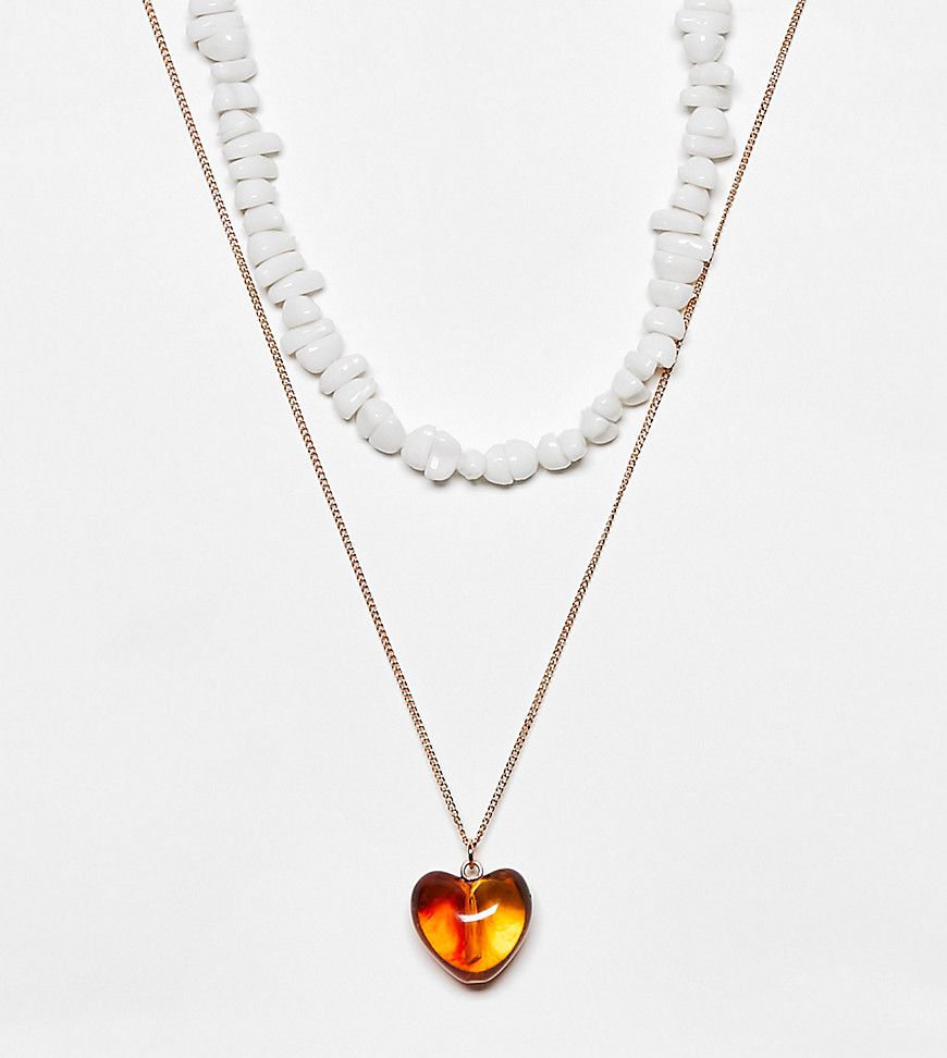 Collana doppio filo a catenina con ciondolo piccolo a cuore color ambra - Reclaimed Vintage - Modalova