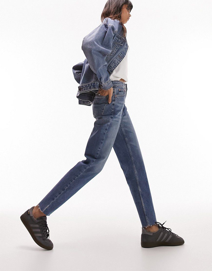 Jeans dritti corti a vita medio alta con bordi grezzi, colore medio - Topshop - Modalova